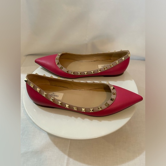 Valentino Garavani - Fuchsia Studded Flats - Picture 8 of 12